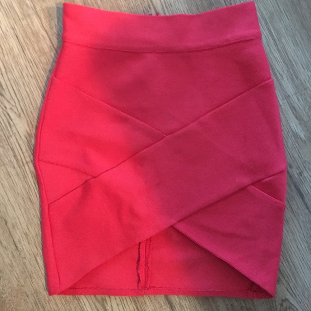 Form-fitting Skirt